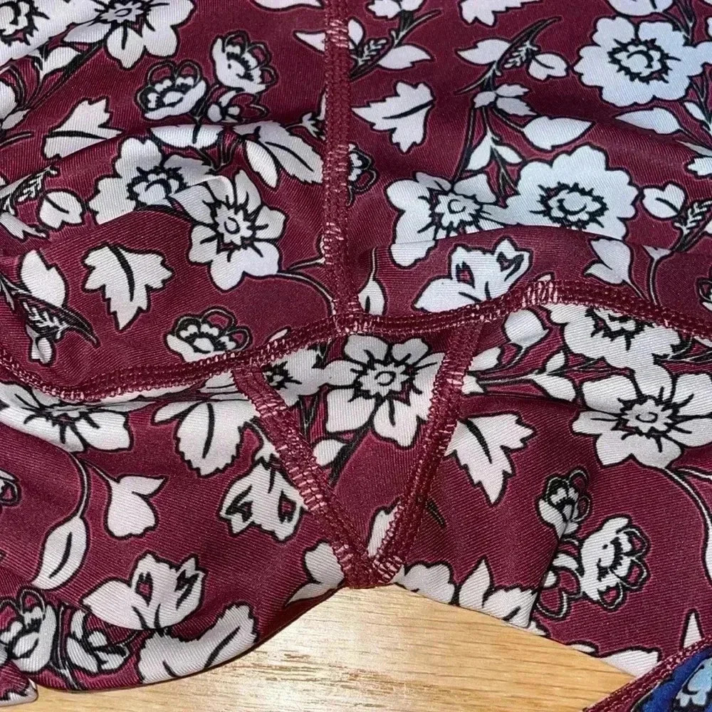 Kate Spade Floral Atheltic Leggings- Small - Picture 7 of 8